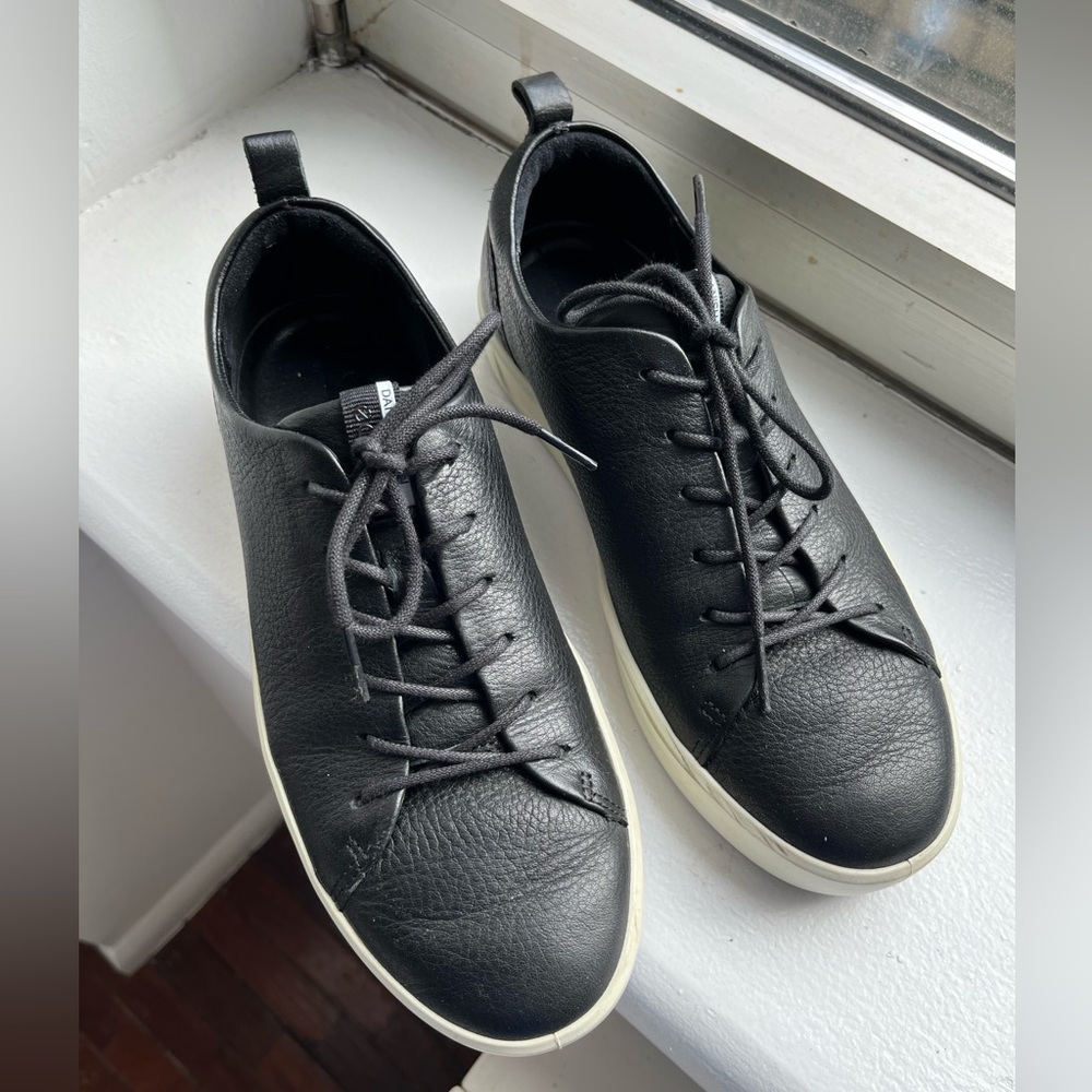 ECCO Danish Design — Soft 8 Leather Sneaker (Black)— Size 7